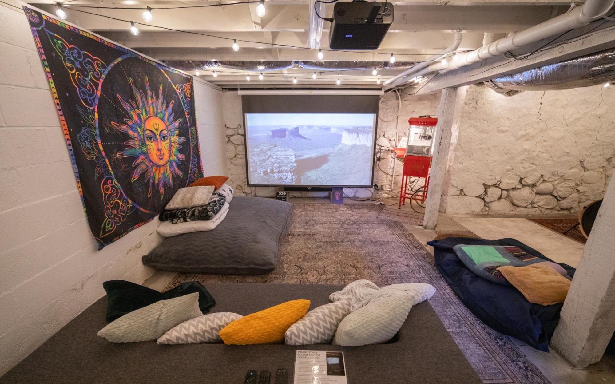Reno'S Biggest Little House - Cozy Home Theatre Esterno foto