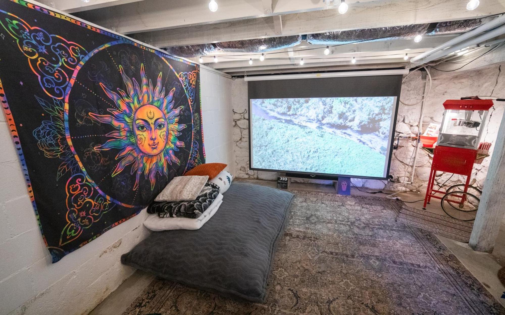 Reno'S Biggest Little House - Cozy Home Theatre Esterno foto